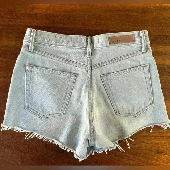 GRLFRND “Cindy” Distressed Jean Shorts In Love Buzz Wash Size 24 EUC! - Picture 6 of 10